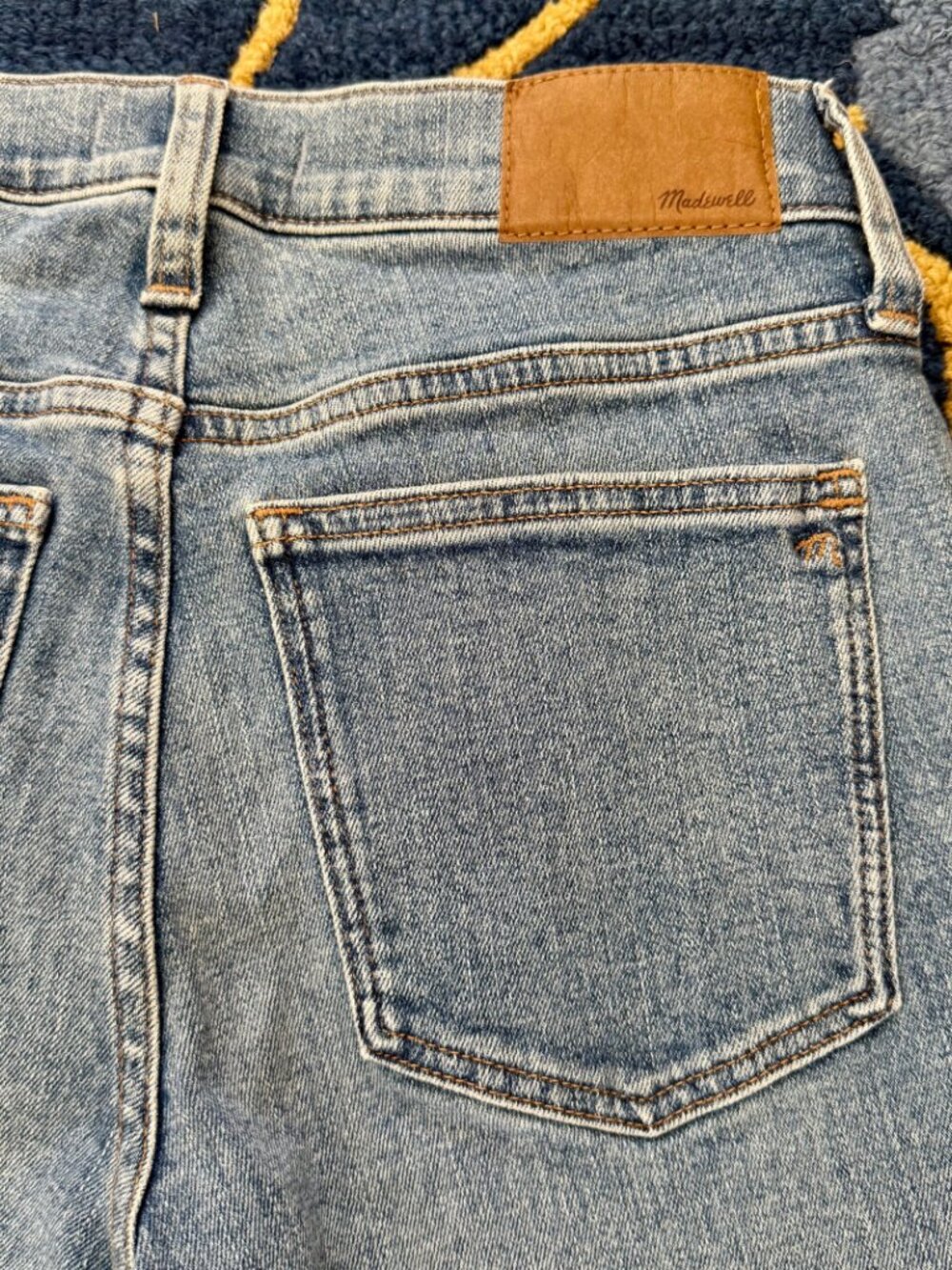 Madewell Women's Mid-Rise Petite Kick Out Flare Crop Jeans | Size: 25P - Picture 6 of 9